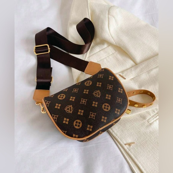 New Monogram Crossbody Bag - Picture 3 of 5